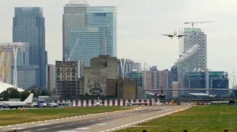 Airplane landing Stock Footage 56888664