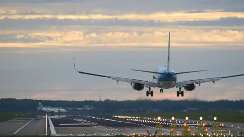 Airplane landing Stock Footage 76572826