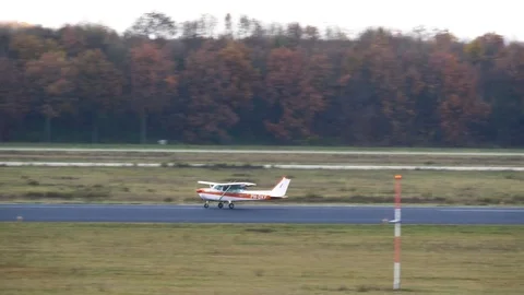Airplane landing Stock Footage 84424100