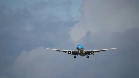 Airplane landing Stock Footage 84790153