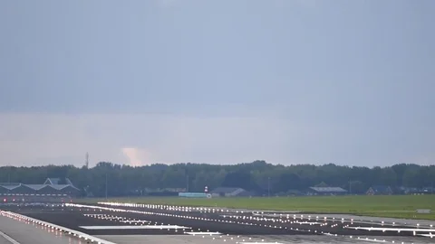 Airplane landing Stock Footage 84790196