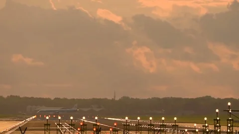 Airplane landing Stock Footage 84790448