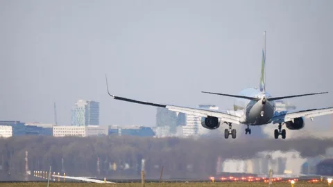 Airplane landing Stock Footage 88437111