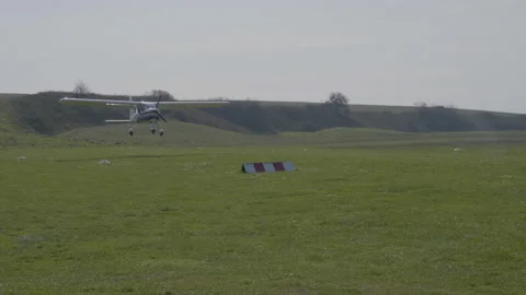 Airplane landing Stock Footage 172161887