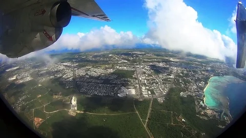 Airplane landing gear depolyed. Video stock 69761925