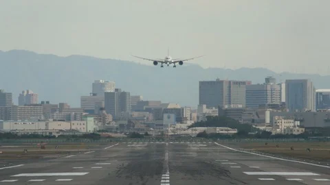 Airplane landing on the runway - Fix Stock Footage 98450592