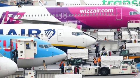 Airplane line up Stock Footage 84423882