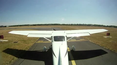 Airplane Lining Up on Runway Stock-Footage 18186612