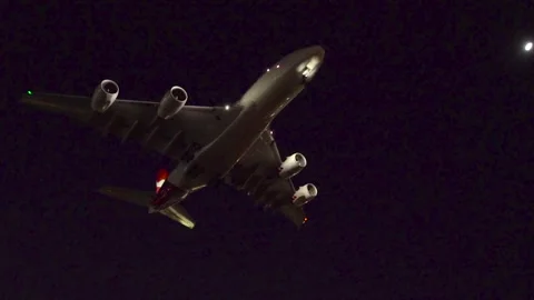 Airplane in the night Vidéo 245009332