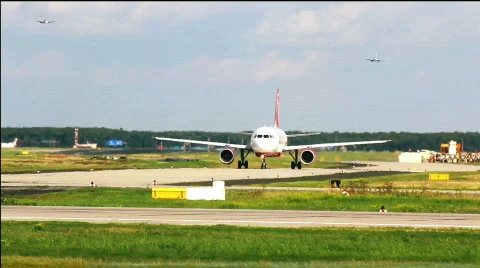 Airplane preparing for start Video stock 865533