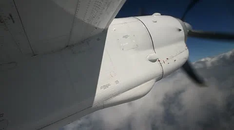 Airplane propeller in flight Video stock 12428517