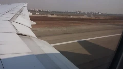 Airplane take off Stockbeeldmateriaal 12466621