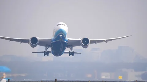 Airplane take off Stock Footage 86870625