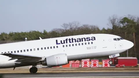 Airplane take off - slow motion Video stock 21887302