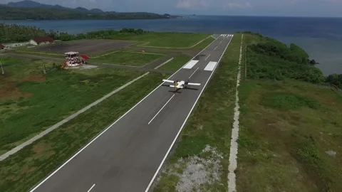 AIRPLANE TAKEOFF Stockbeeldmateriaal 136567560