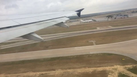 Airplane taking off 2 Stock-Footage 82465637