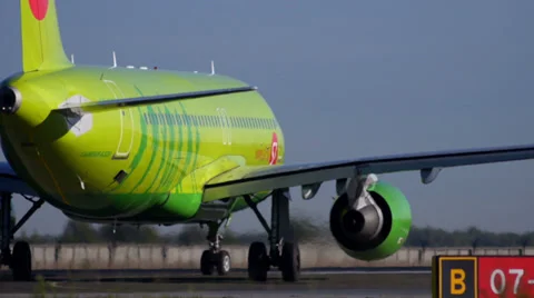 Airplane taxiing For Take Off Stock Footage 32178457