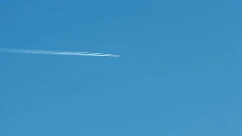 Airplane vapour trails Video stock 82042849
