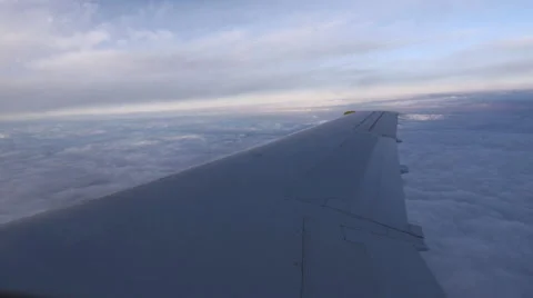 Airplane wing above the clouds Vídeo Stock 46944614
