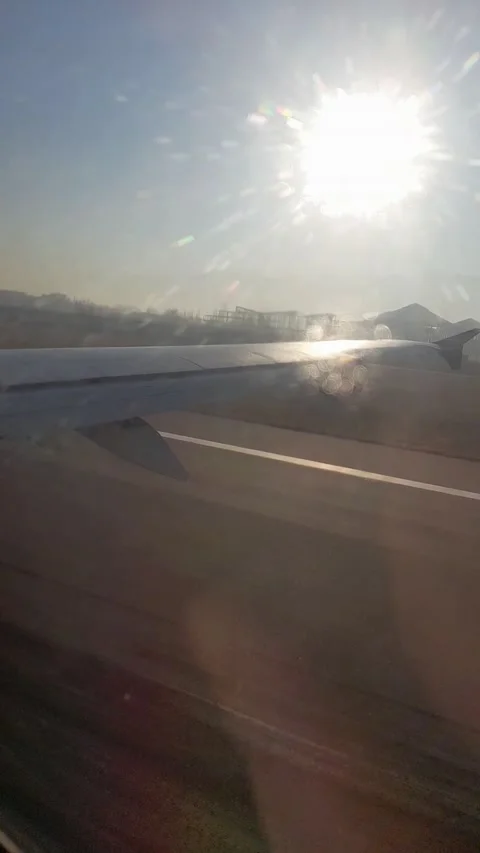 Airplane, wing, take off, sky, the sun. Vídeos de archivo 147148302