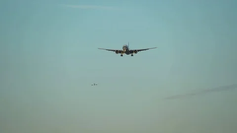 Airplanes on approach for landing Stock Footage 89832048