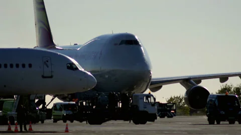 Airplanes taxiing Stock Footage 32178629