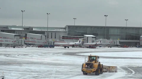 Airport During Winter Видео 34635028