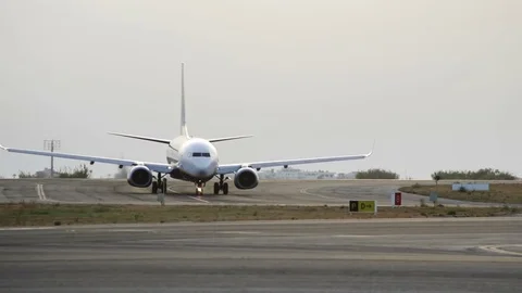 Airport, Faro PORTUGAL - OCTOBER 13, 2017. Landing and take-offs of aircraft Stock Footage 81322268