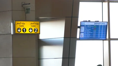 Airport gate sign. Видео 89923366