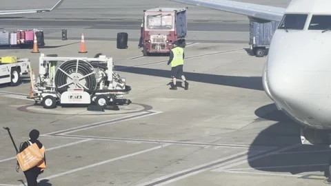 Airport Ground Crew at Work Vídeos de archivo 330259191