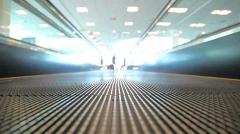 Airport moving walkway Stockbeeldmateriaal 8664672