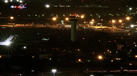 Airport at Night 動画素材 5165345