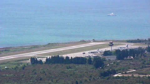 Airport runway Vídeo Stock 32701649