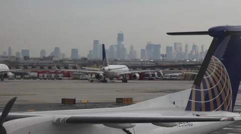 Airport traffic Stock-Footage 33646358