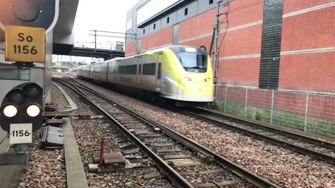 Airport train in slowmotion 스톡 동영상 141681402