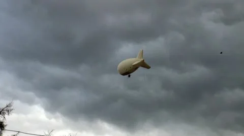 Airship in the sky Stock-Footage 21000172