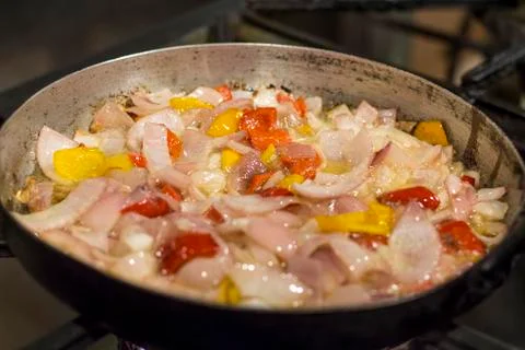 Aji (Chilli) Sauce - Peruvian chilli sauce preparation. Onion, garlic, rocoto, s Foto stock