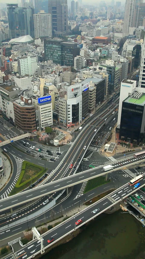 Akasaka Mitsuke Intersection and Skyscrapers 動画素材 330318052