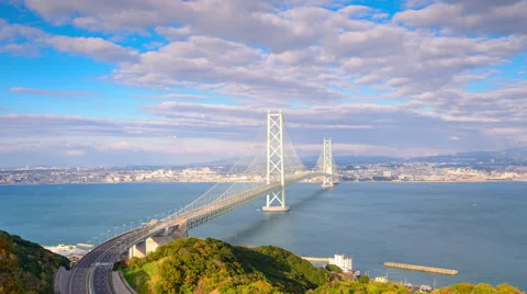 Akashi Kaikyo Bridge spanning the Seto Inland Sea from Awaji Island to Kobe, Jap Vídeos de archivo 60071953