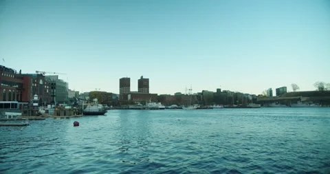 Aker Brygge to the Rådhuset 動画素材 143163126