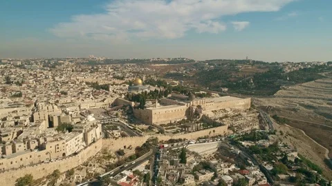 Al-Aqsa Mosque, also known as Al-Aqsa and Bayt al-Maqdis dome of the rock Vídeo Stock 83421904