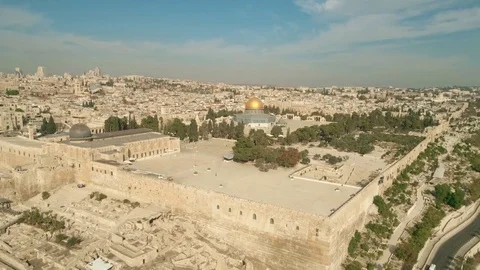 Al-Aqsa Mosque, also known as Al-Aqsa and Bayt al-Maqdis dome of the rock Vídeo Stock 83423802