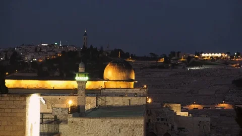 Al-Aqsa Mosque in Jerusalem In the evening time on the top of the Temple Mount Video stock 104704008