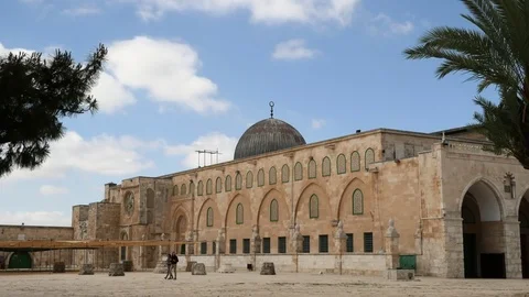 Al-Aqsa Mosque in Jerusalem on the Temple Mount, timelapse. 스톡 동영상 77481061