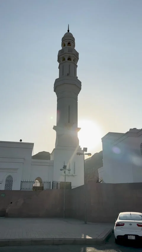 Al Fath Mosque Minaret with Dramatic Sun Flare Stock Footage 335331495
