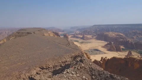Al-Ula, Saudi Arabia. Overlooking the mountain valley landscale Video stock 106917599
