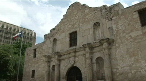 The alamo pan down up Stock-Footage 724359