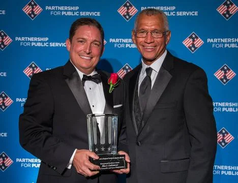 Alan J. Lindenmoyer, program manager, Commercial Crew and Cargo Program NA... Fotos Stock