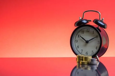 Alarm Clock on red background 库存照片