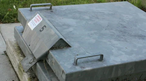 Alarmed hatch Video stock 862172